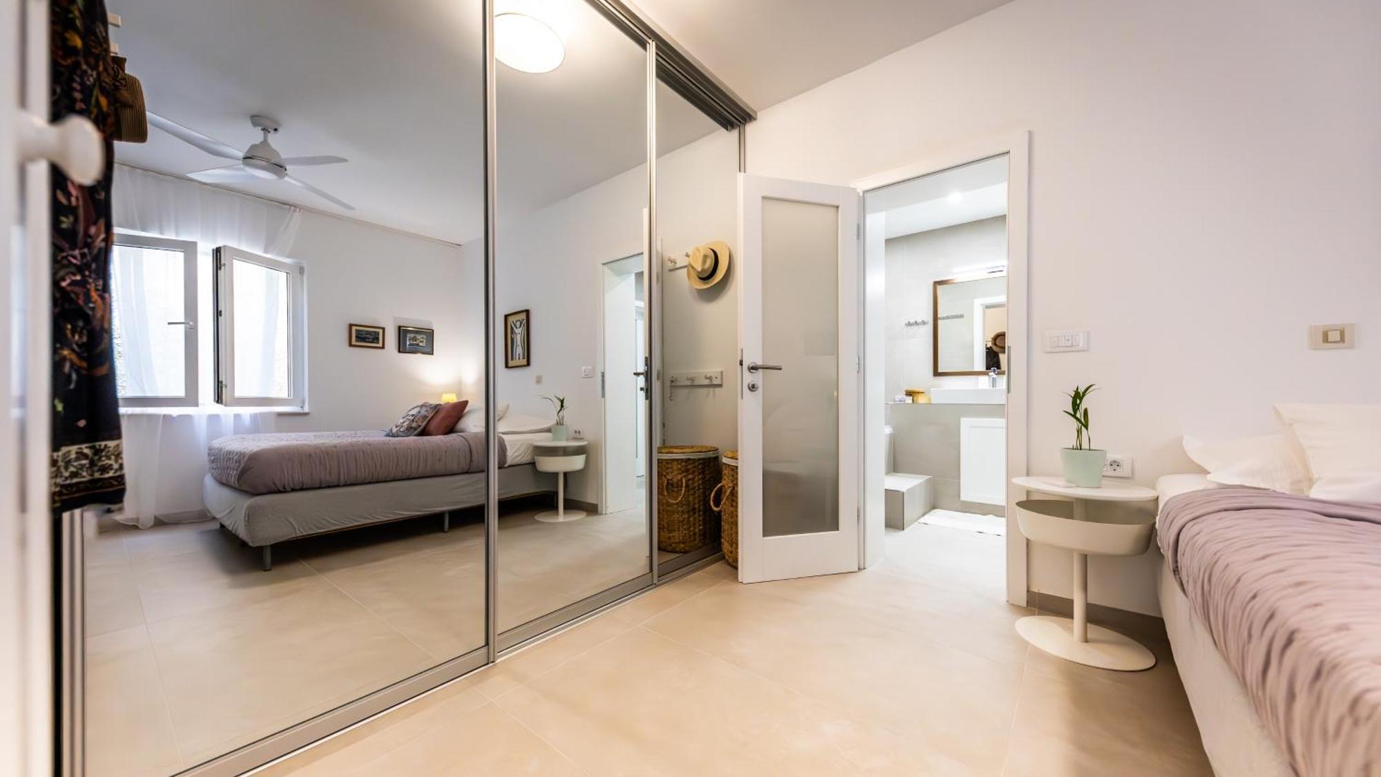 Pretty Apartment *