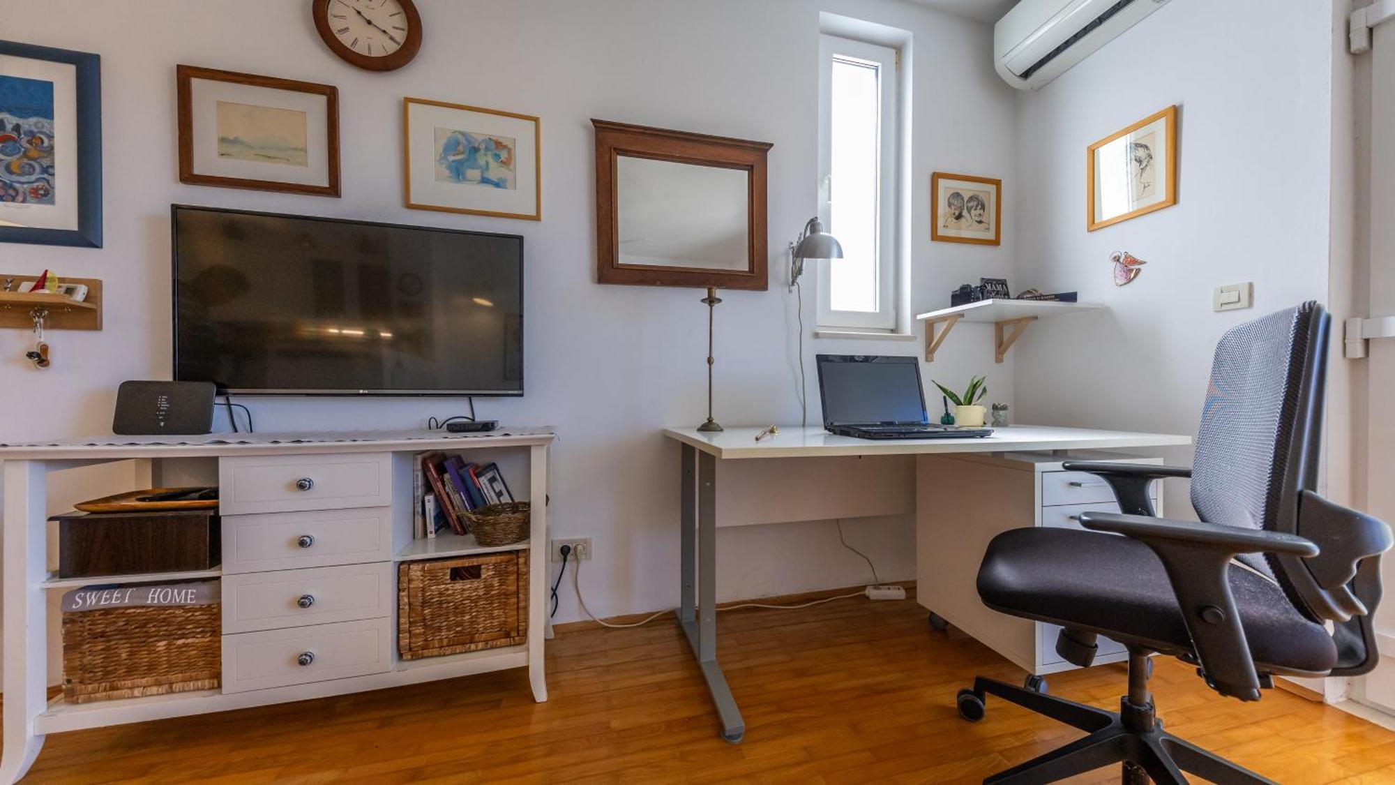 Pretty Apartment *